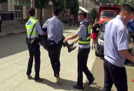 當民警遇上碰瓷，這樣執法讓我驚呆了